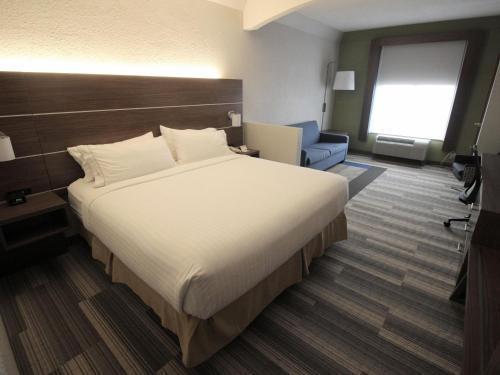 Express & - Memorial Park Area By Ihg Hotel