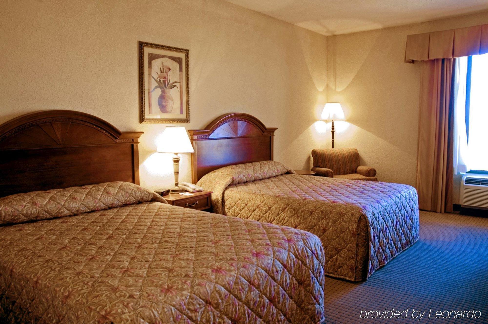 Express & - Memorial Park Area By Ihg Hotel 3*