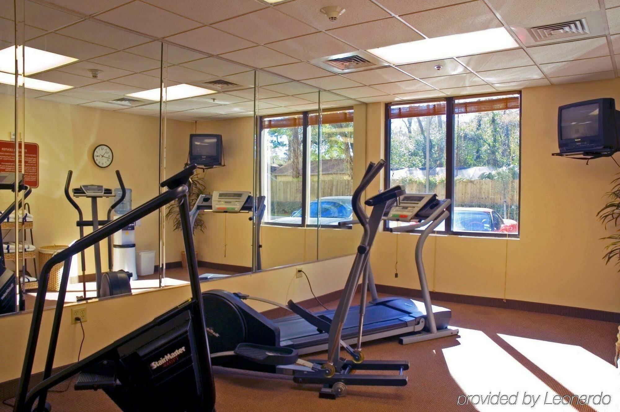 Express & - Memorial Park Area By Ihg Hotel 3*