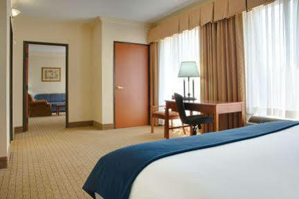 Hotel Express & - Memorial Park Area By Ihg