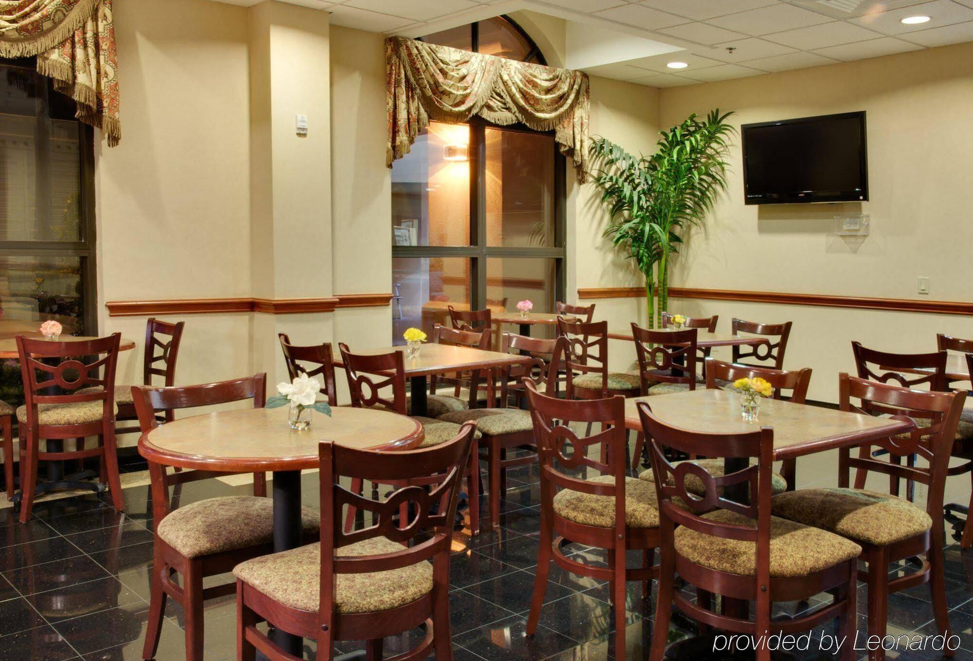 Express & - Memorial Park Area By Ihg 3*