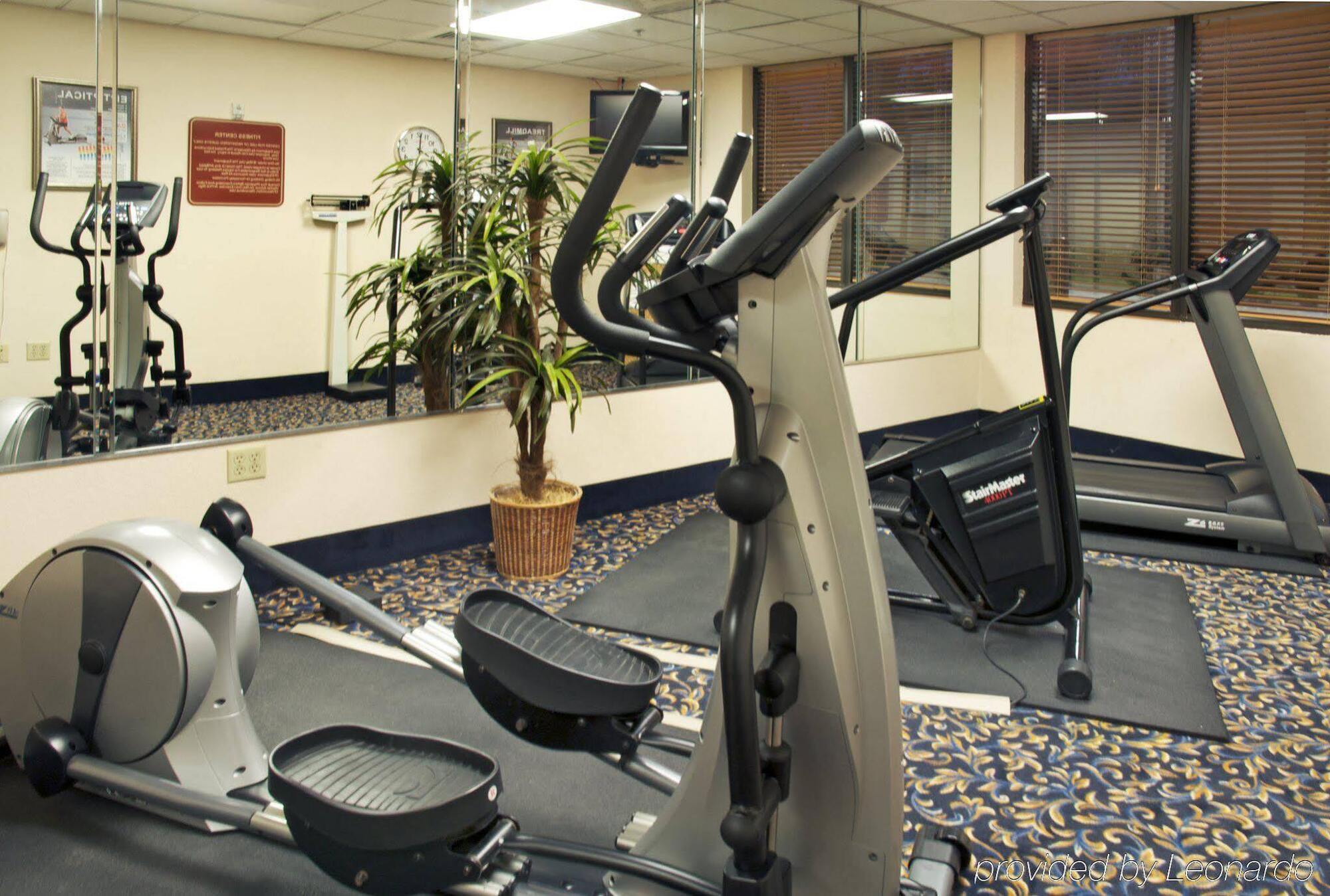 Hotel Express & - Memorial Park Area By Ihg
